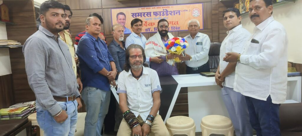 समरस फाउंडेशन ने किया यूपी के पूर्व विधायक दिनेश चौधरी का सम्मान