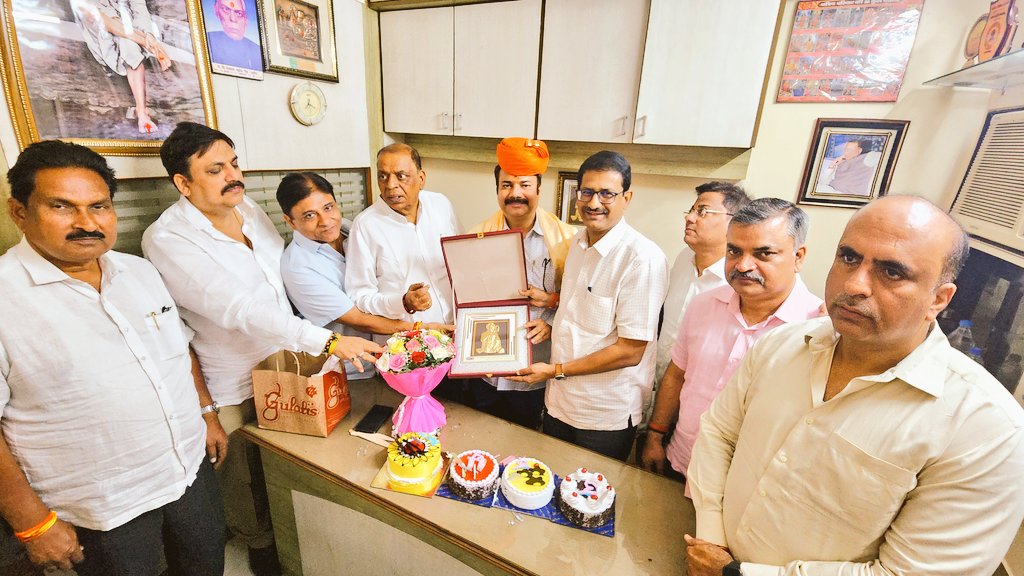 अंधेरी में मनाया गया बीजेपी प्रवक्ता उदयप्रताप सिंह का जन्मदिन