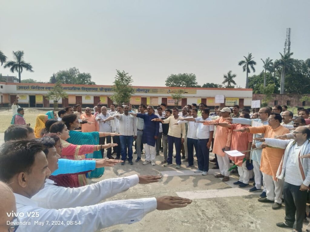 मतदाताओं को जागरूक करने के लिए निकाली गई मोटरसाइकिल रैली