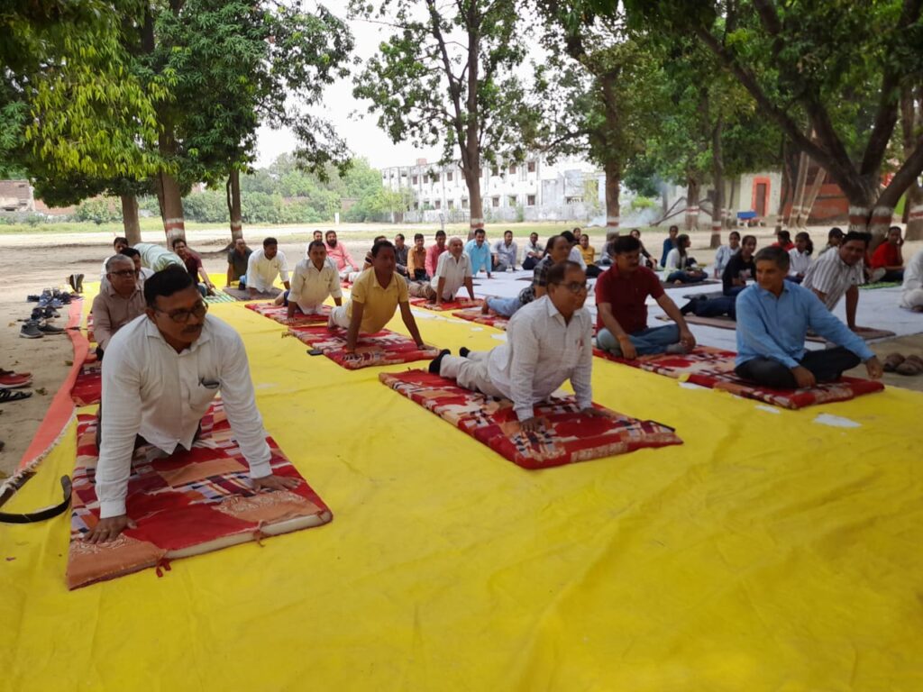 श्री बजरंग इंटर कॉलेज में मनाया गया विश्व योग दिवस