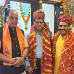 भक्ति गीतों की ताल पर जमकर नाचे प्रोफेसर और वकील