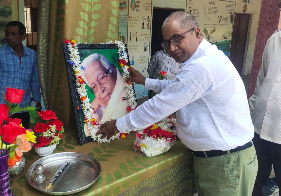 पूर्वांचल के विकास पुरुष रहे कमला प्रसाद सिंह का मनाया गया जन्मदिन