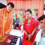 भजन गायक सुरेश शुक्ला के मधुर गीतों को सुनकर भाव विभोर हुए देवीभक्त