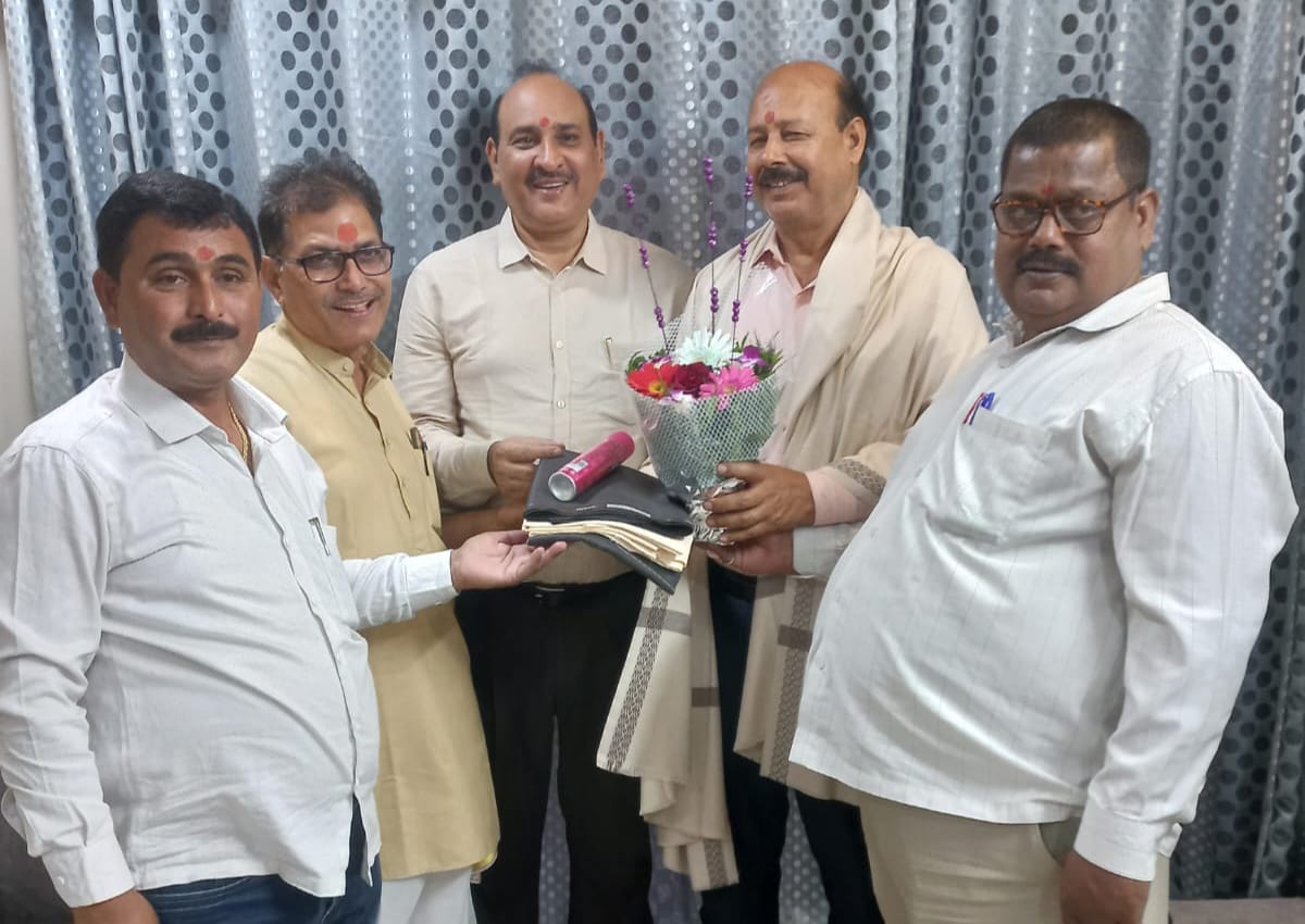 राजेंद्र प्रसाद सिंह का शिक्षकों ने किया सम्मान