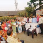 भारतीय सदविचार मंच द्वारा दत्तक बस्ती में खाद्य सामग्री का वितरण