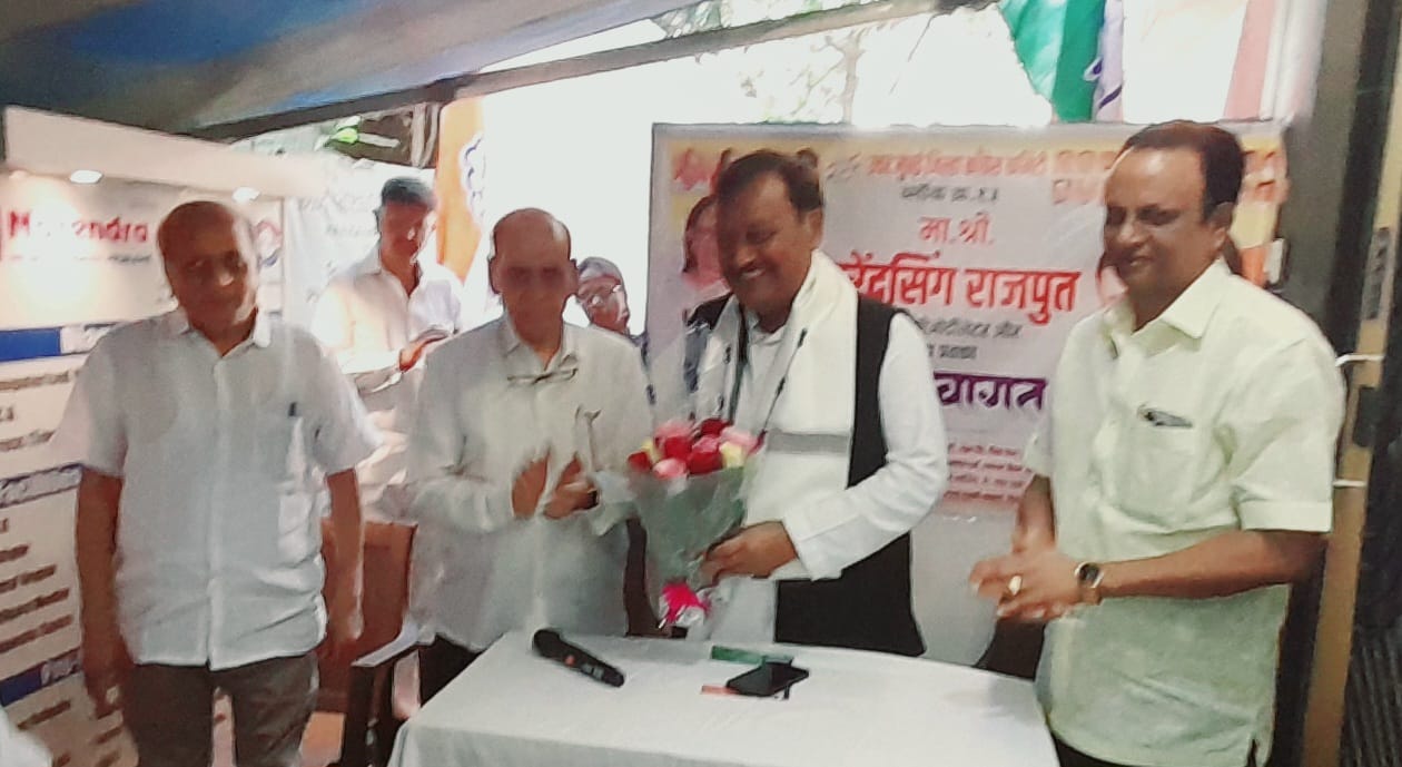 डॉ. नरेंद्र कुमार द्वारा कांग्रेस प्रवक्ता सुरेंद्र सिंह राजपूत का भव्य सम्मान