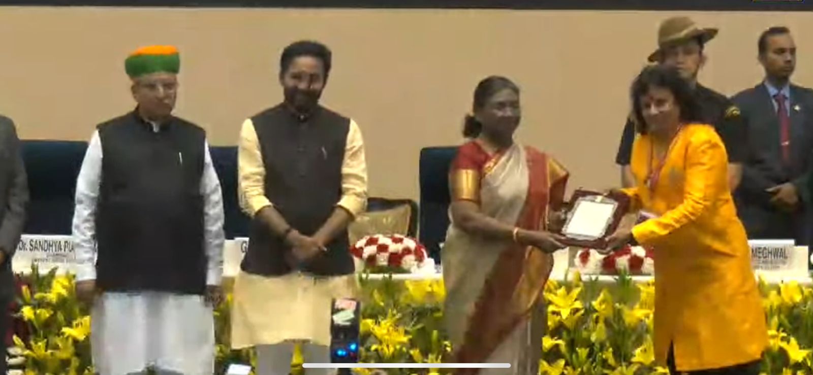 राष्ट्रपति के हाथों प्रख्यात तबला वादक पंडित कालीनाथ मिश्र को मिला अकादमी पुरस्कार