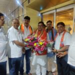 मुंबई पहुंचने पर कृपाशंकर सिंह का जोरदार स्वागत