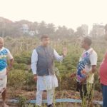 भाजपा प्रवक्ता शैलेश पांडे ने की लाभार्थी किसानों से मुलाकात