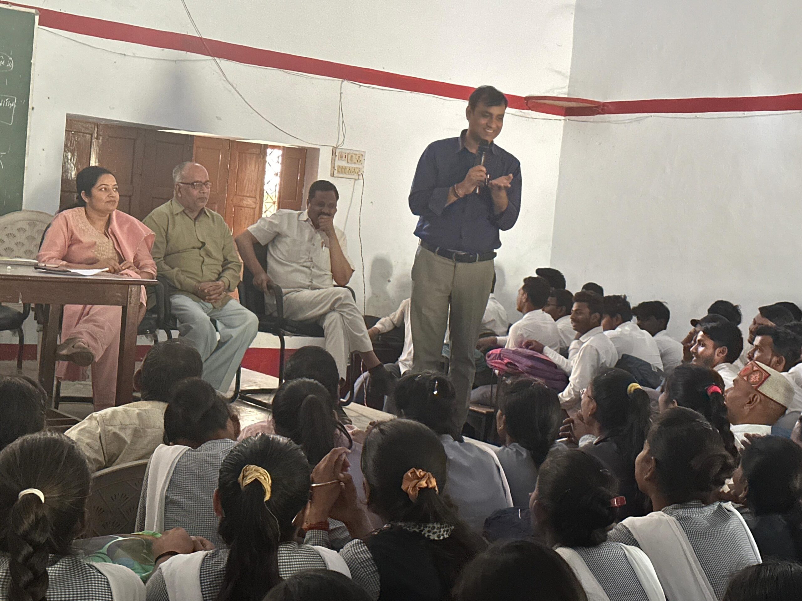 मतदाता जागरूकता हेतु हेलो वोटर्स एवम मेंटोरिंग युवा भारत का आयोजन