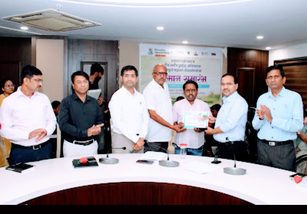 वसुंधरा महोत्सव में श्री हरि राधे राधे सेवा संस्था को सम्मान पत्र