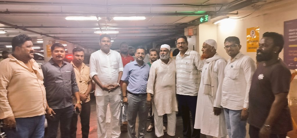 उमराह की यात्रा कर मुंबई लौटने पर स्वागत