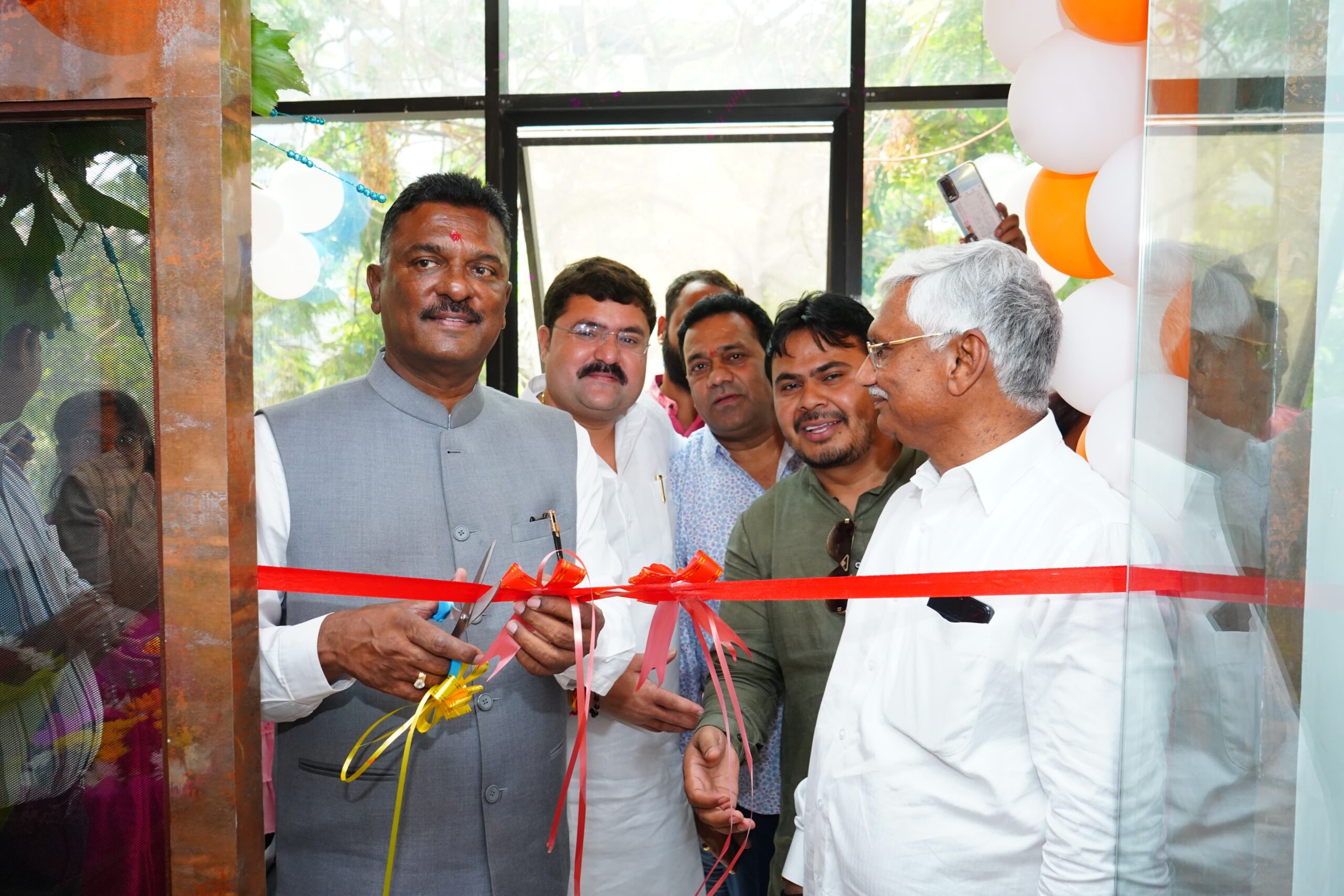 शिवसेना विधायक प्रताप सरनाईक ने किया युवासेना जनसंपर्क कार्यालय का उद्घाटन