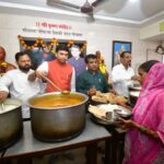 कैंसर पीड़ितों को भोजन प्रसाद वितरण