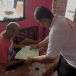 कल्याण के वृद्धा आश्रम में महिलाओं को वस्त्र वितरित