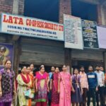 बिल्डर की मनमानी के चलते बदहाली का जीवन जीने को विवश