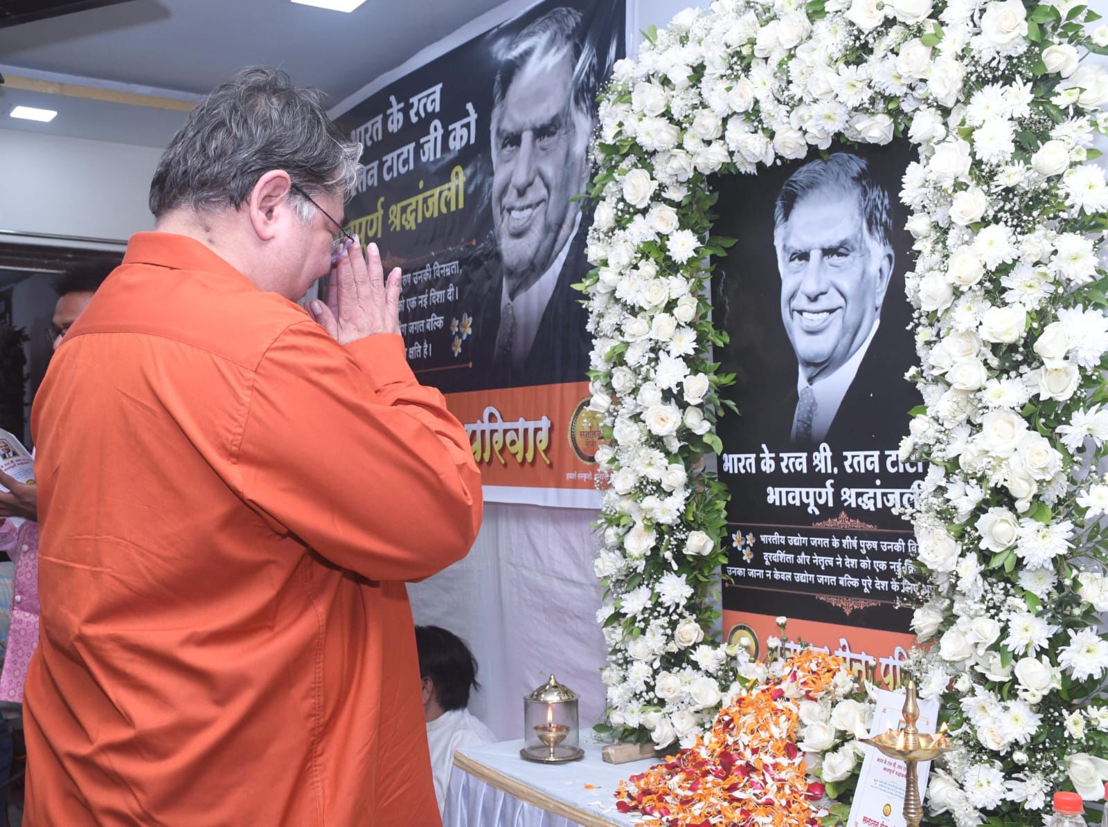 सनातन सेना परिवार ने दी रतन टाटा को भावभीनी श्रद्धांजलि