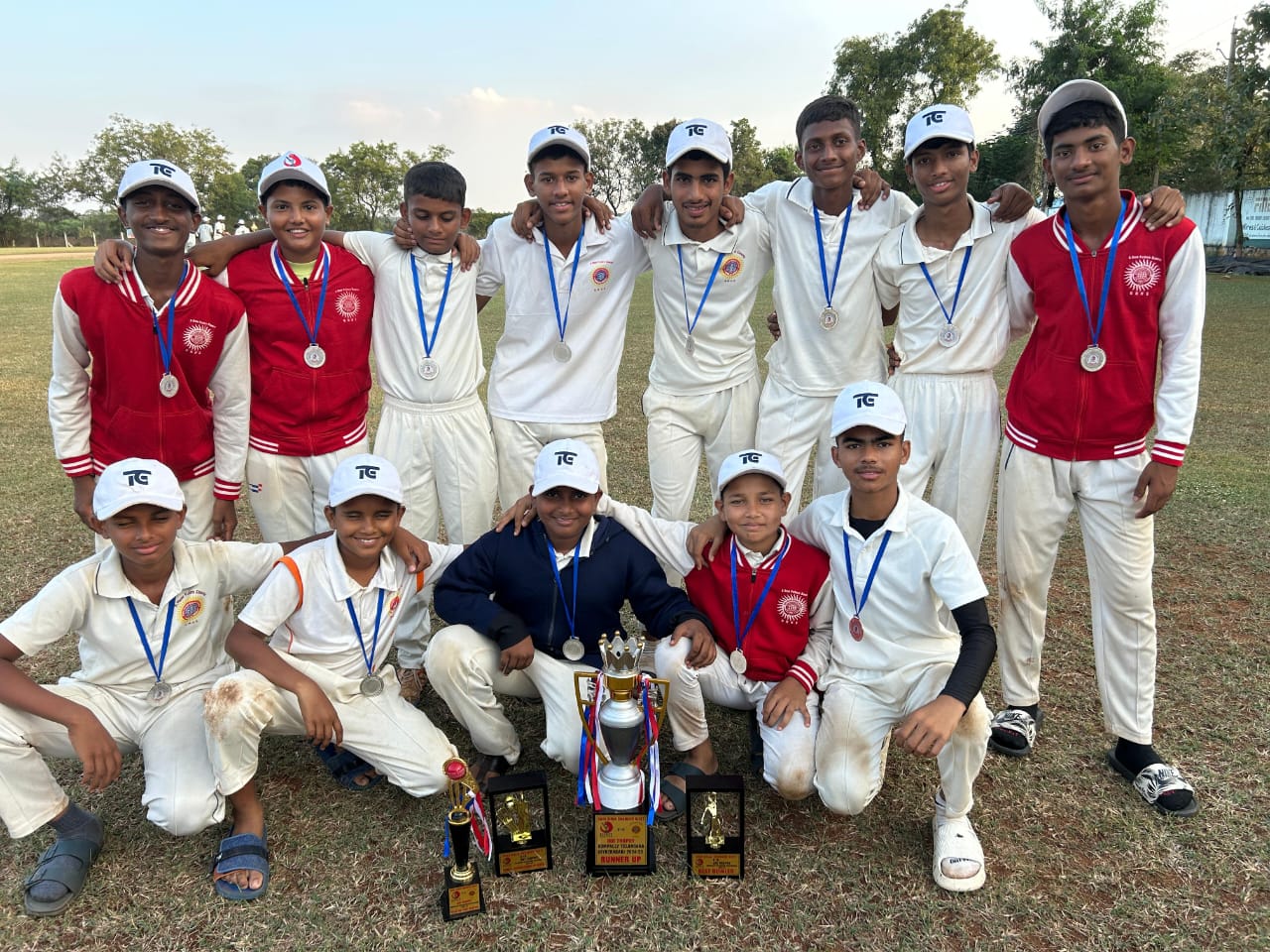 गुरुनानक हायर सेकेंडरी स्कूल क्रिकेट टीम का शानदार प्रदर्शन