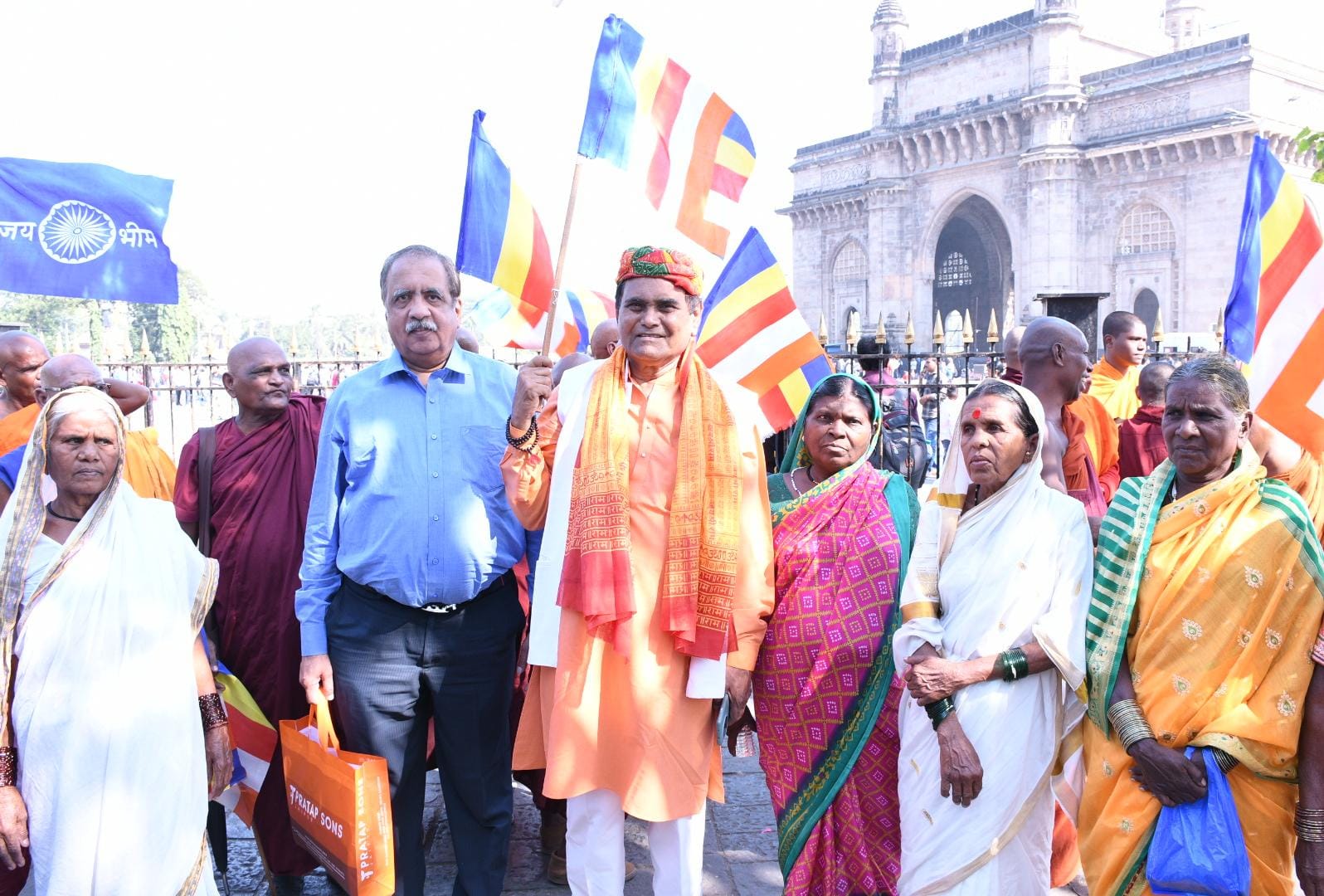 बांग्लादेश में गैर मुस्लिमों पर हो रही हिंसा को लेकर भड़के बाबूभाई भवानजी