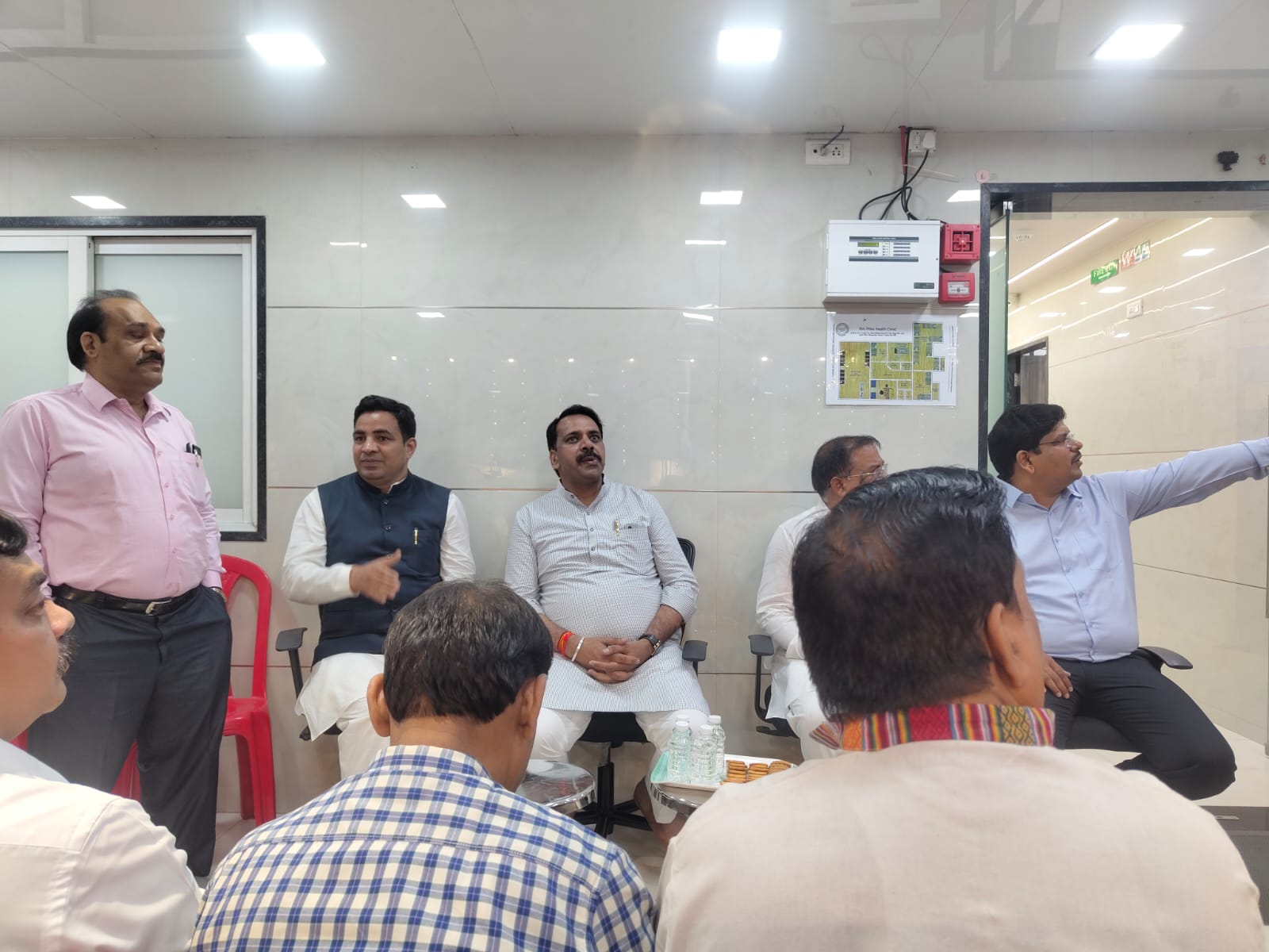 वकील संघ की नरेंद्र मेहता से मांग, एड.राजकुमार मिश्रा को मिले नगरसेवक का टिकट