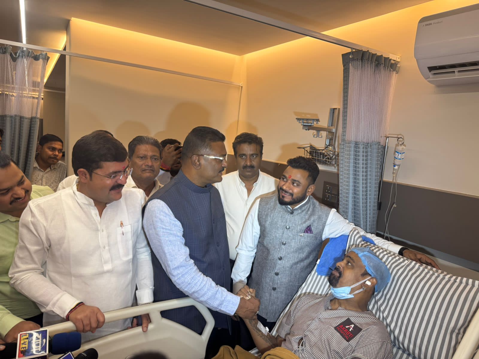 देवदूत वानर सेना के संरक्षक मंडल ने की विनोद कांबली से मुलाकात