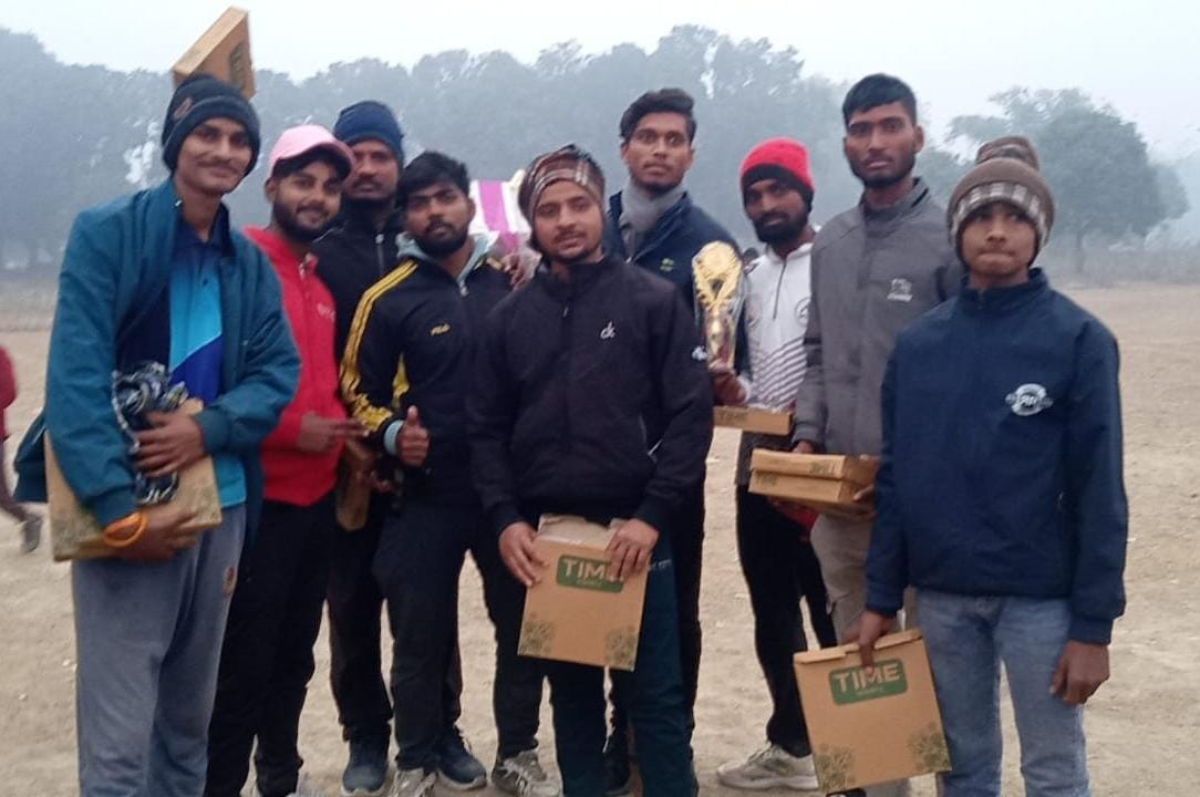 BSVS प्रीमियर लीग ट्रॉफी पर पवन शूज महल ने किया कब्जा