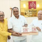 लल्लन तिवारी ने किया समरस फाउंडेशन के धार्मिक टेबल कैलेंडर का विमोचन