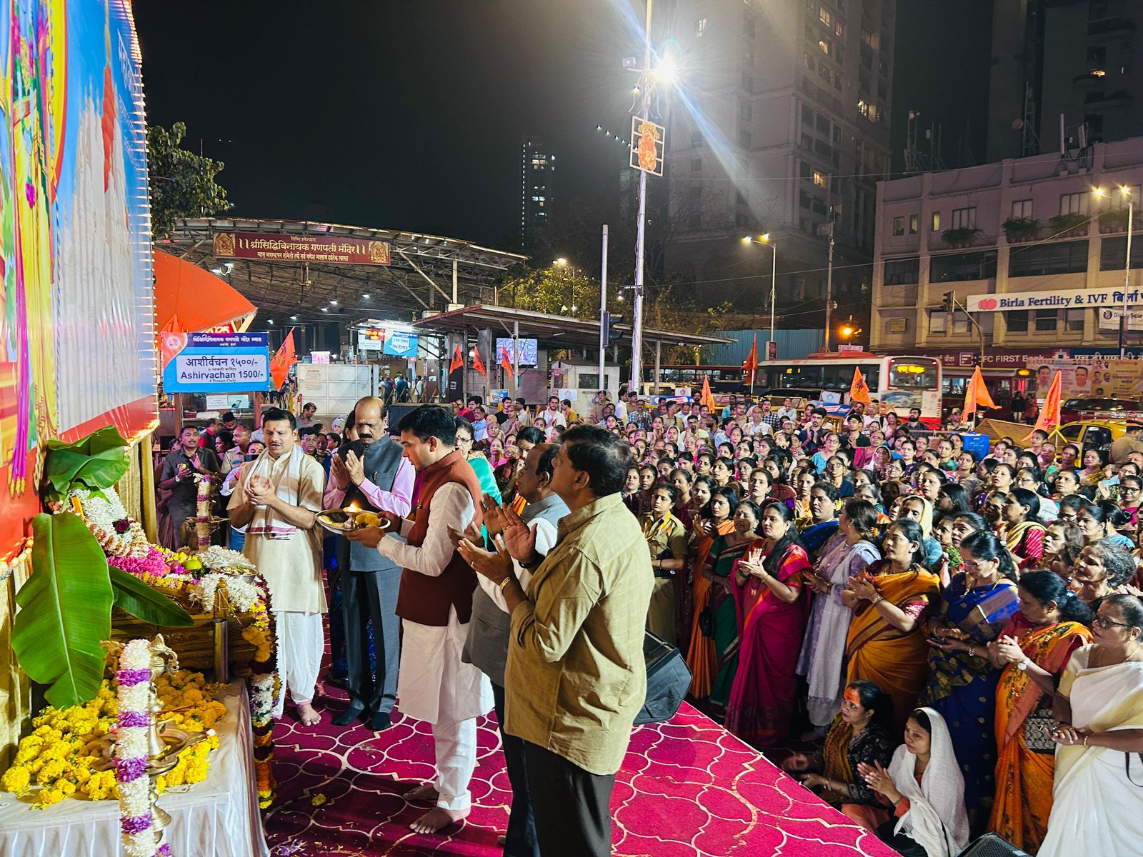 श्री सिद्धिविनायक मंदिर में महाआरती का भव्य आयोजन