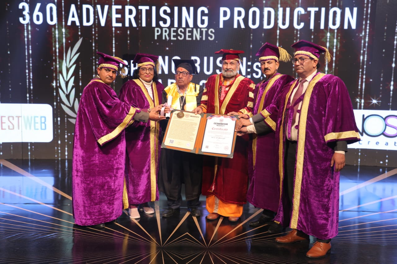 पारसनाथ तिवारी मानद डाक्टरेट उपाधि से सम्मानित