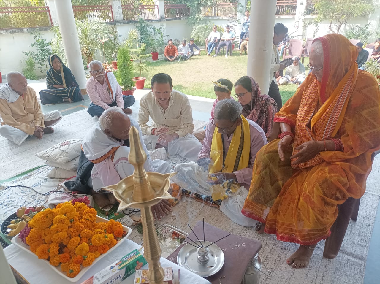 नारायण ज्ञान धाम में धूमधाम से मनाई गई सरस्वती पूजा