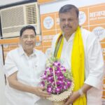 विधायक संजय उपाध्याय का चित्रसेन सिंह ने किया सम्मान