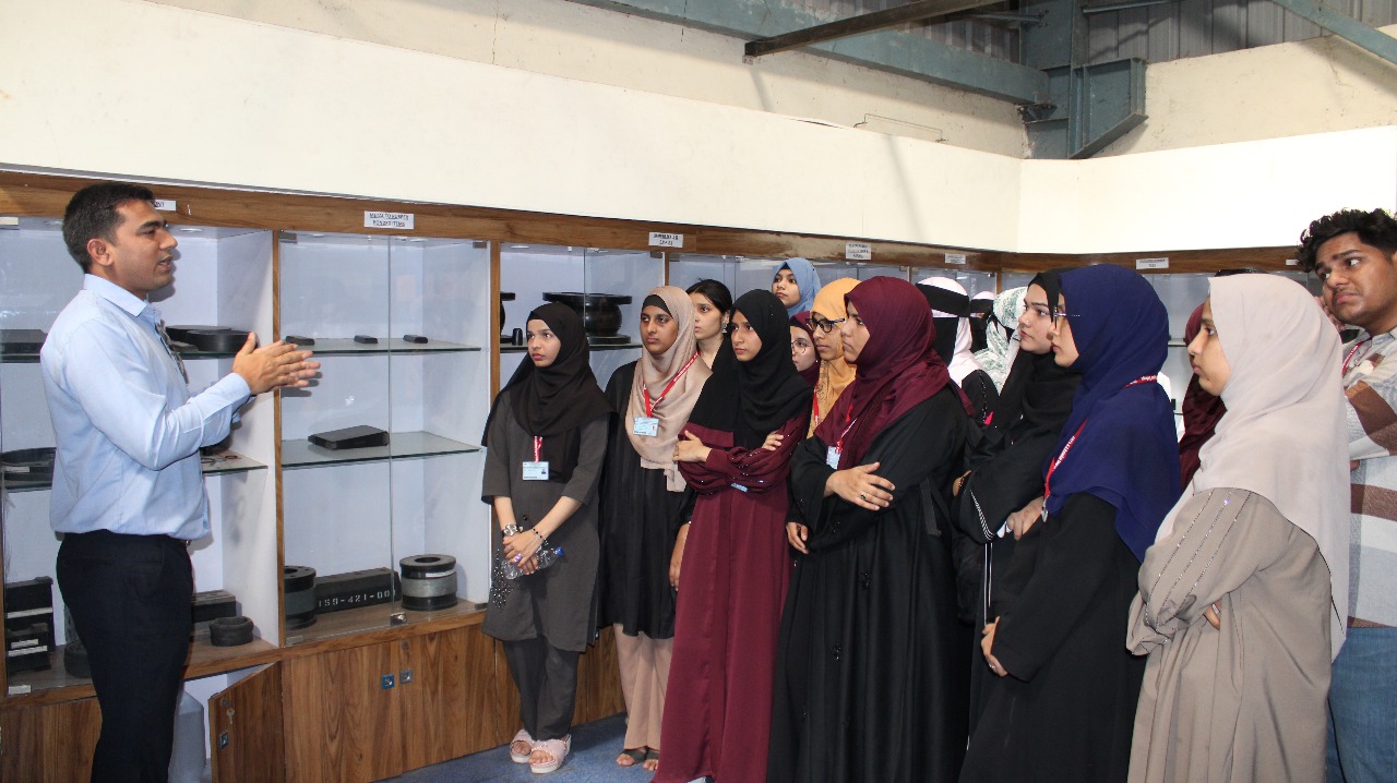 रबड़ उद्योग के लिए छात्रों को किया गया प्रेरित