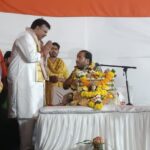 सुमित कृष्ण महाराज की शिव महापुराण कथा में भक्तों की भारी भीड़