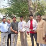 क्रिकेट के दो युवा खिलाड़ियों का समरस फाउंडेशन ने किया सम्मान