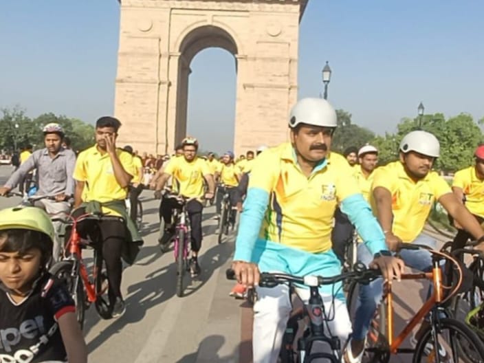 रमेश मिश्रा ने दिल्ली में चलाई साइकिल, मोटापा मुक्त भारत का संदेश
