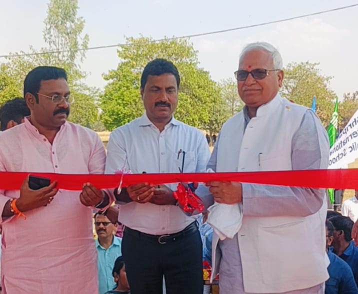 श्रीपति इंटरनेशनल पब्लिक स्कूल में सांसद कुशवाहा ने किया कम्युनिटी सेंटर का उद्घाटन