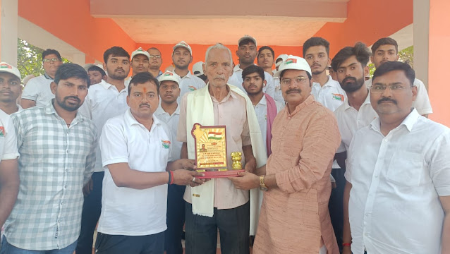 यात्रा को दूसरे दिन हरी झंडी दिखाकर किया रवाना