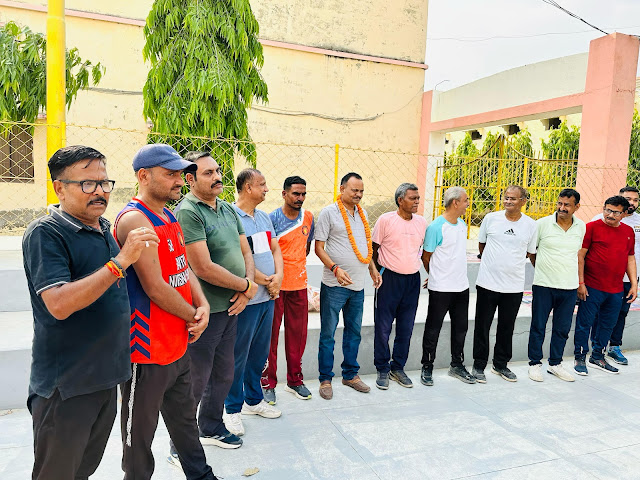 खिलाड़ियों द्वारा जिला शासकीय अधिवक्ता का किया गया भव्य स्वागत