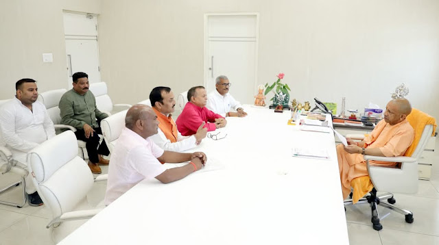 कर्मचारियों की समस्याओं के समाधान का मिला आश्वासन