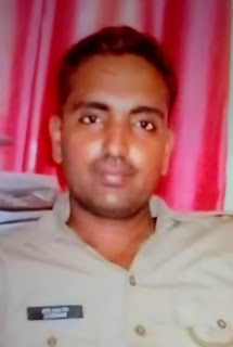 शहीद सिपाही दुर्गेश सिंह की शिक्षिका पत्नी के साथ खड़ा हुआ संगठन