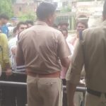 जौनपुर जंक्शन पर एक काउंटर होने से रेल यात्रियों की दुर्दशा  