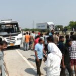 जौनपुर में अनियंत्रित प्राइवेट बस डिवाइडर पर चढ़ पलटी, यात्रियों से भरी बस में सवार तीन महिलाओं सहित पांच की मौत, करीब दर्जनभर घायल