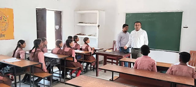 बीएसए का छापा: कई स्कूलों में बड़ी लापरवाही, 3 प्रधानाध्यापक निलंबित, कई शिक्षकों का वेतन रोका