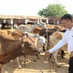 डी एम ने किया सुइथाकला ब्लाक का औचक निरीक्षण