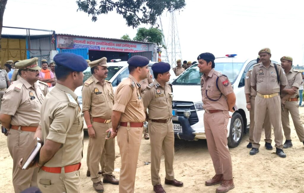 तिहरे हत्याकांड में तीन के खिलाफ मुकदमा दर्ज