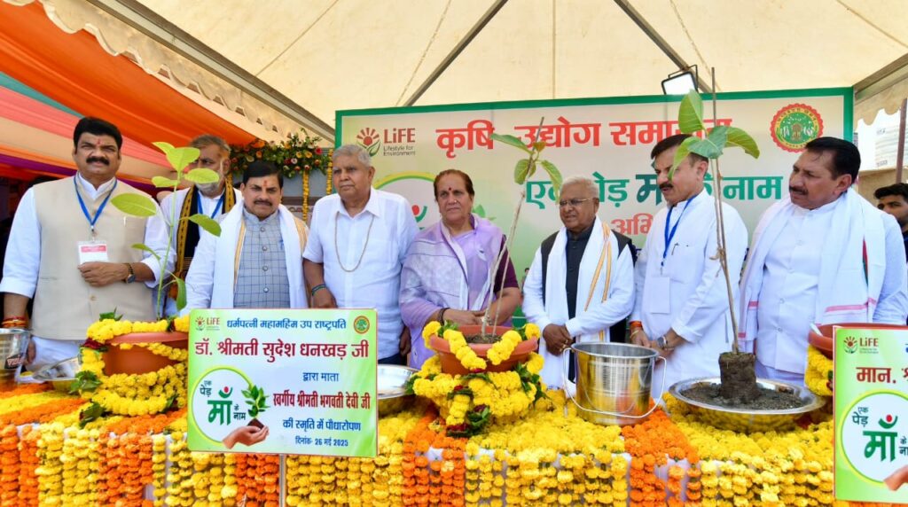 मोदीमय मोहन' की कार्यशैली के मुरीद हुए धनखड़