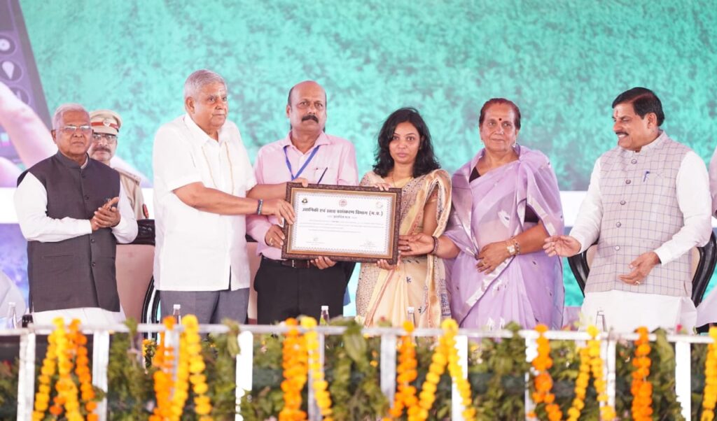 मोदीमय मोहन' की कार्यशैली के मुरीद हुए धनखड़