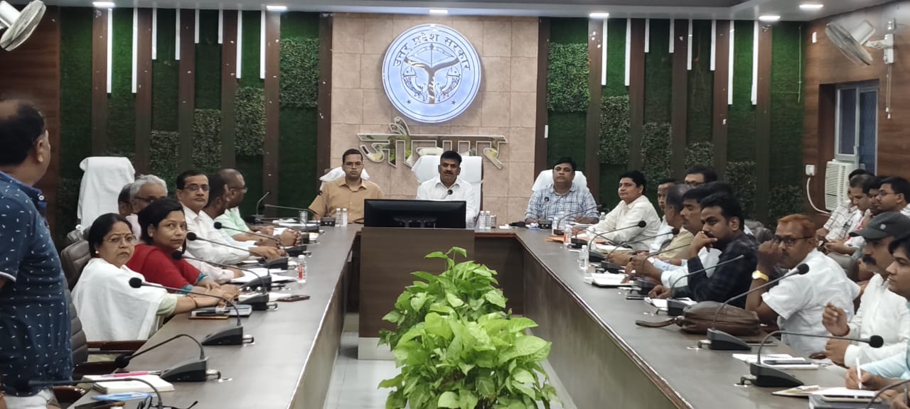 जौनपुर:निर्धारित मूल्य से अधिक पर उर्वरक बेचने पर होगी कड़ी कार्रवाई- जिलाधिकारी