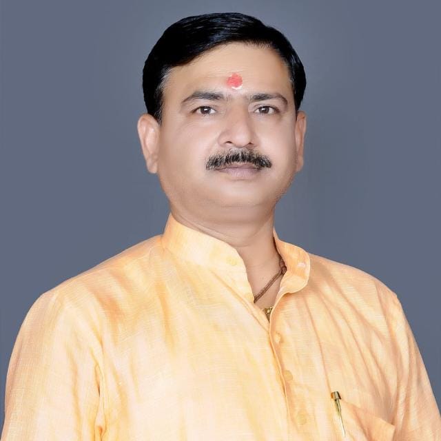 जातिवाद की राजनीति में न उलझें सनातनी-ऋषि त्रिवेदी