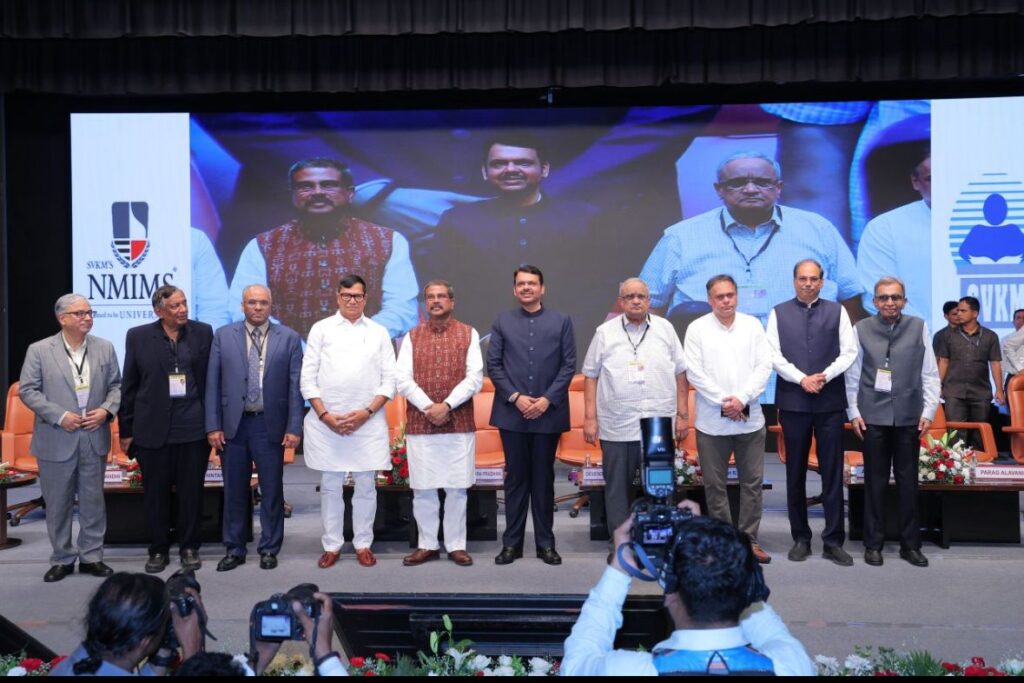 केंद्रीय शिक्षामंत्री और मुख्यमंत्री के साथ उद्घाटन समारोह में शामिल हुए कृपाशंकर सिंह